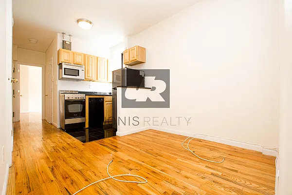 Rented by Jonis Realty | media 30