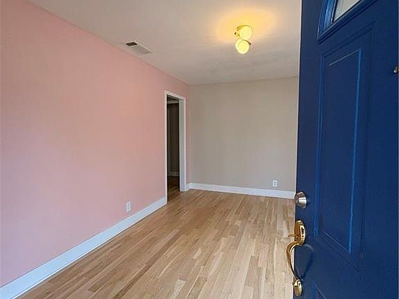 3rd image of 3014 E Point St