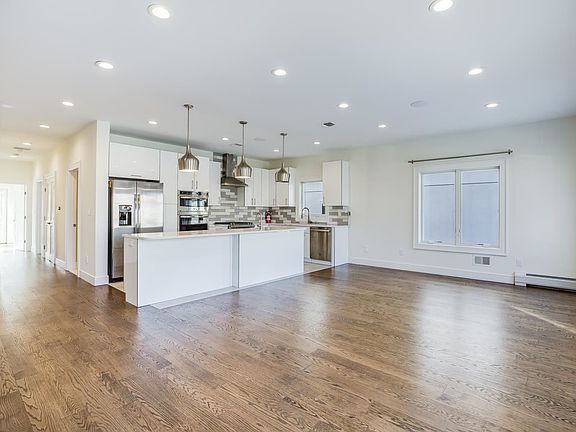 2nd image of 412 Lawton Ave #1
