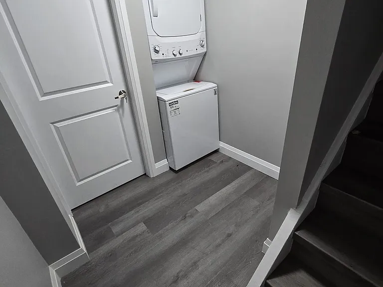83 Irving Pl #BSMT ROOM — Photo 2