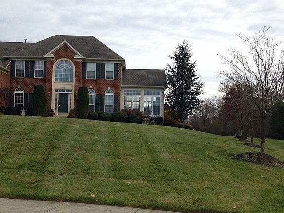 3rd image of 216 Dillons Ln