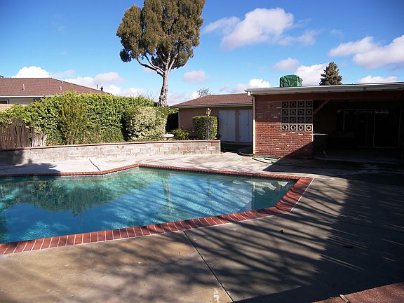 2nd image of 1758 Highland Park Dr