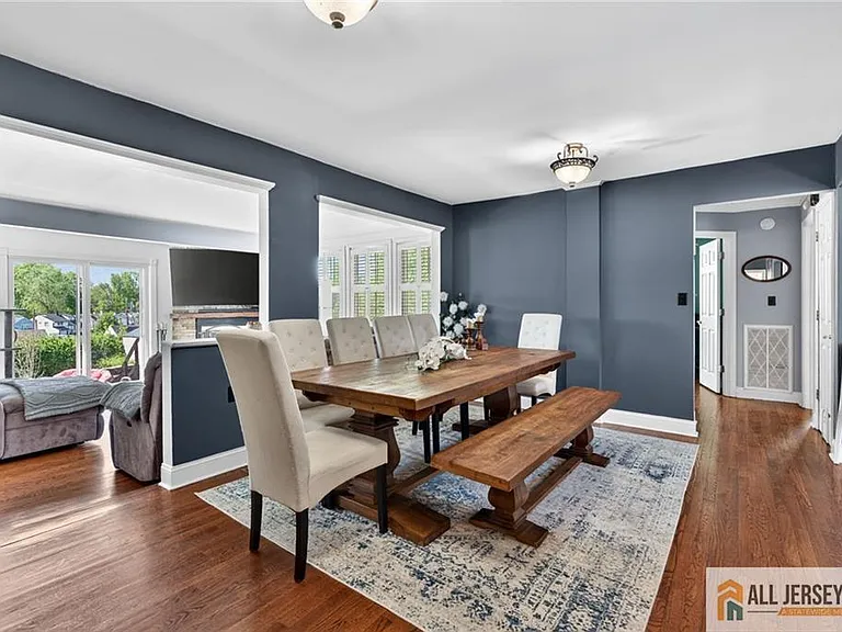 177 Midfield Rd — Photo 4