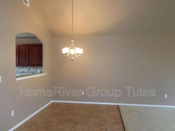 5th image of 4315 N 33rd Ct