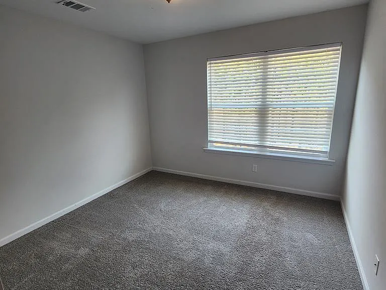2722 Arnold Dr SE — Photo 23