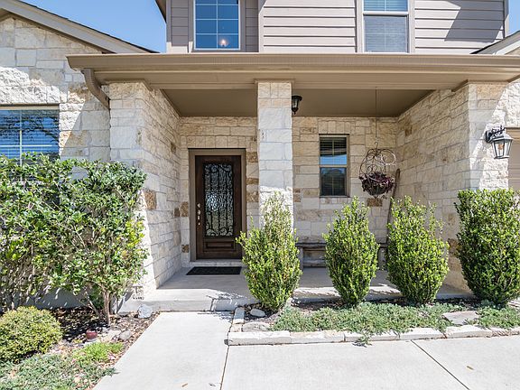 Elegant Stoned Entryway