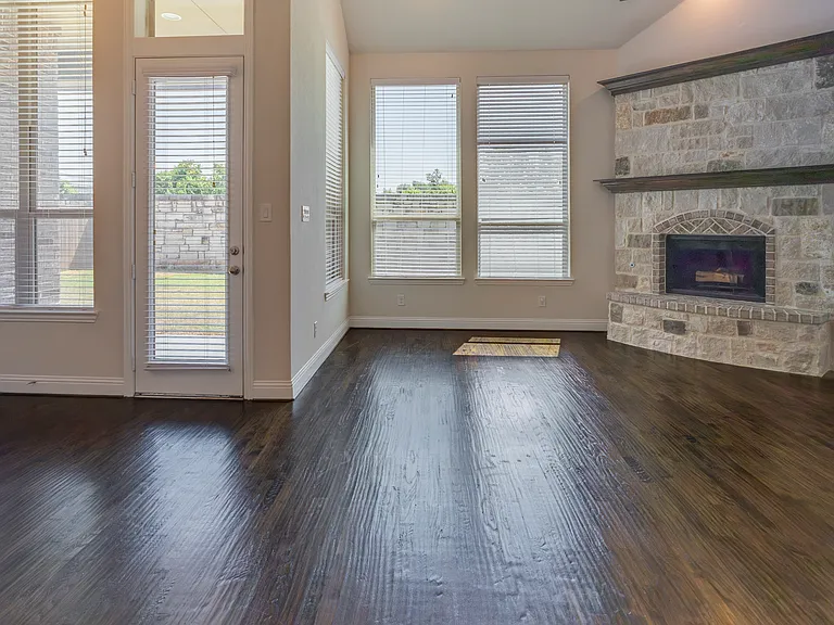 825 Warwick Blvd — Photo 31