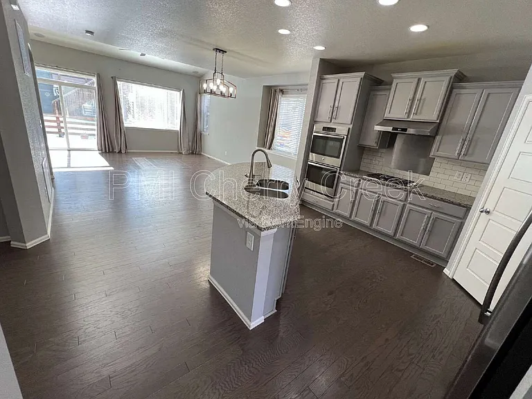22472 E Union Cir — Photo 16