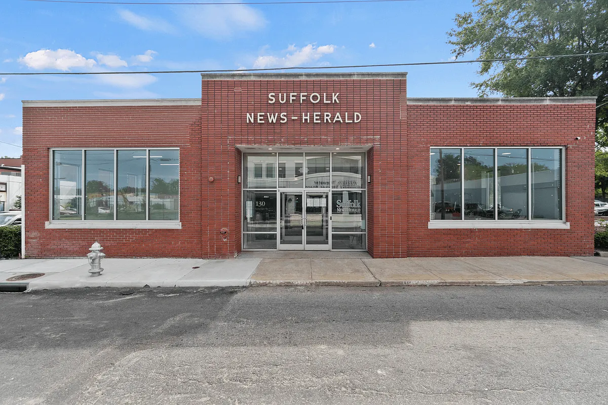 Building Photo - 130 S Saratoga St
