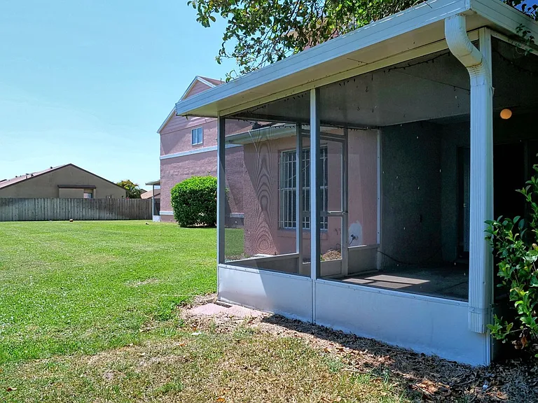 860 Monopoly Ct — Photo 22