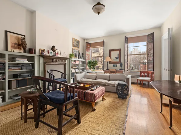 222 Henry Street image 3 of 14