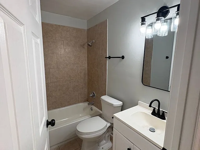 803 Oak St — Photo 15