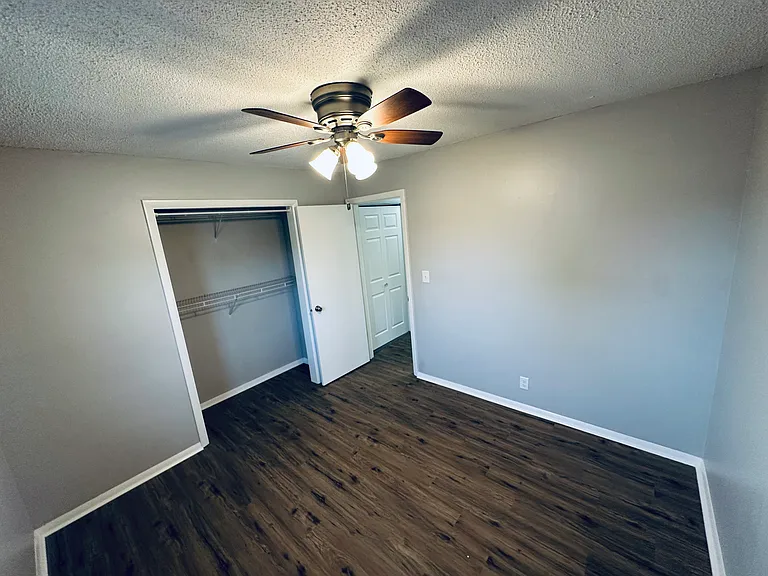 1933 Chateau Dr — Photo 7