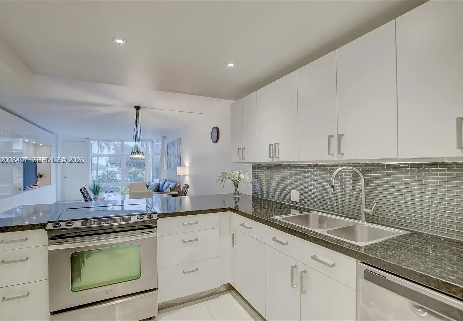3375 N Country Club Dr — Photo 3