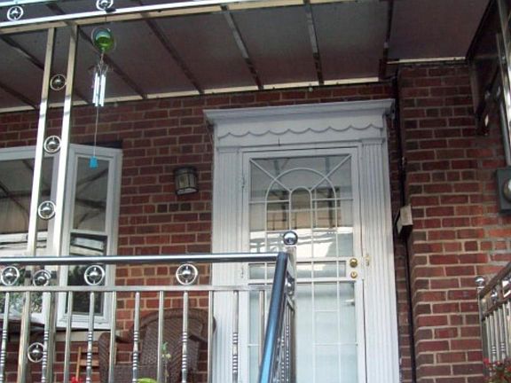 2nd image of 2713 Eastchester Road
