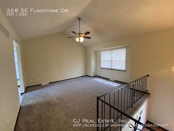 3rd image of 328 SE Flagstone Dr