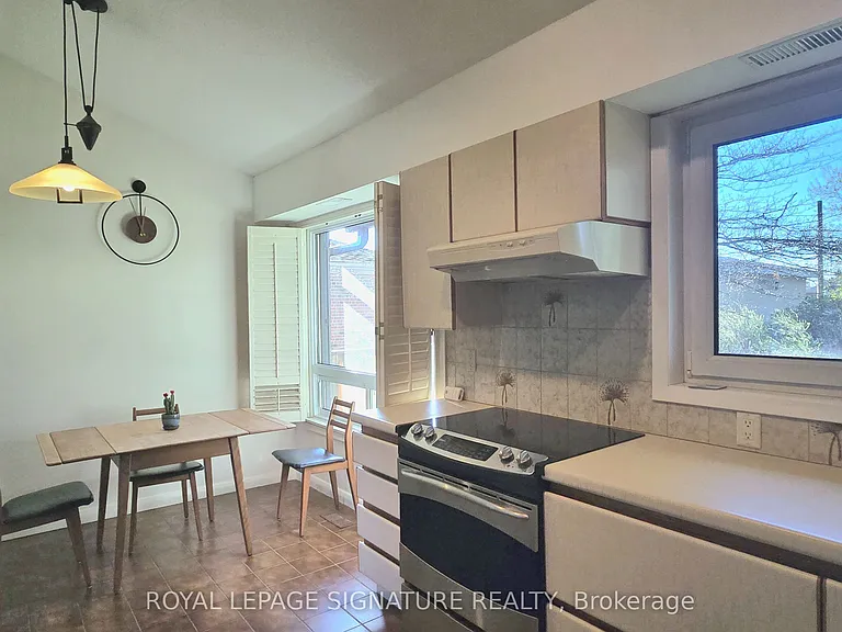 42 Jubilee Cres #MAINFLOOR — Photo 7