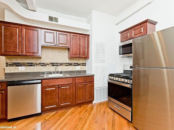 5th image of 301 S Halsted St #1722