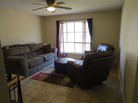 3rd image of 2000 Allison St