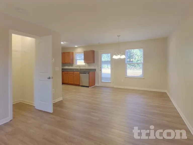 2729 Stonefield Crossing Dr — Photo 4