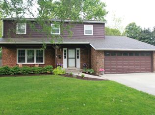 903 S 4th Ave, Libertyville, IL 60048