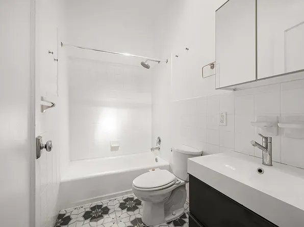 168 West 130th Street image 27 of 62