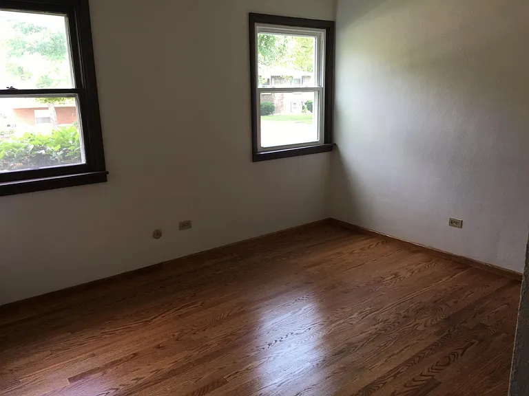 1210 Robinwood Dr — Photo 8