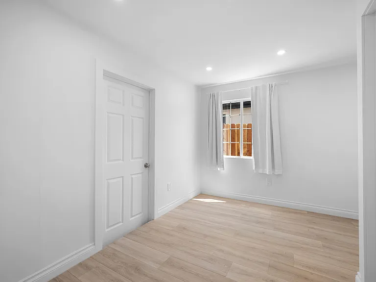 10607 Whitegate Ave — Photo 21