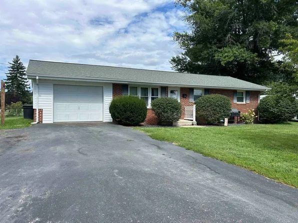 106 Lilac Dr, Shawsville, VA 24162