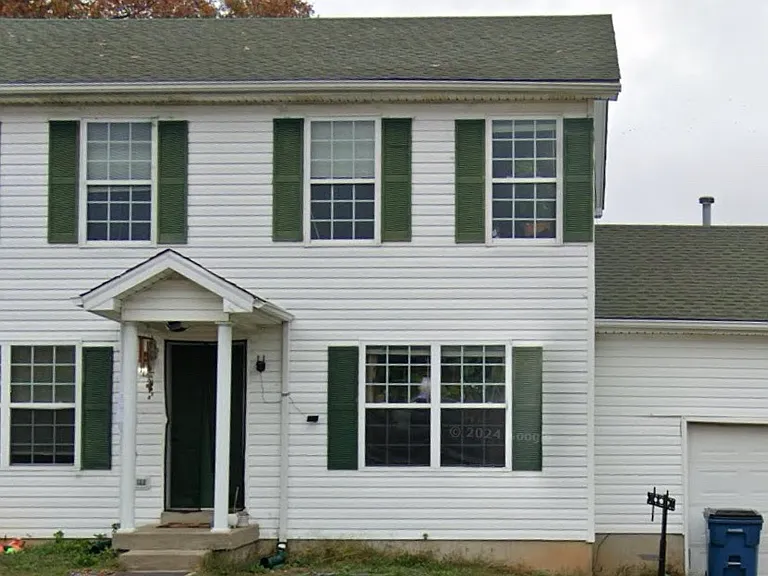 207 Washington Cir — Photo 1
