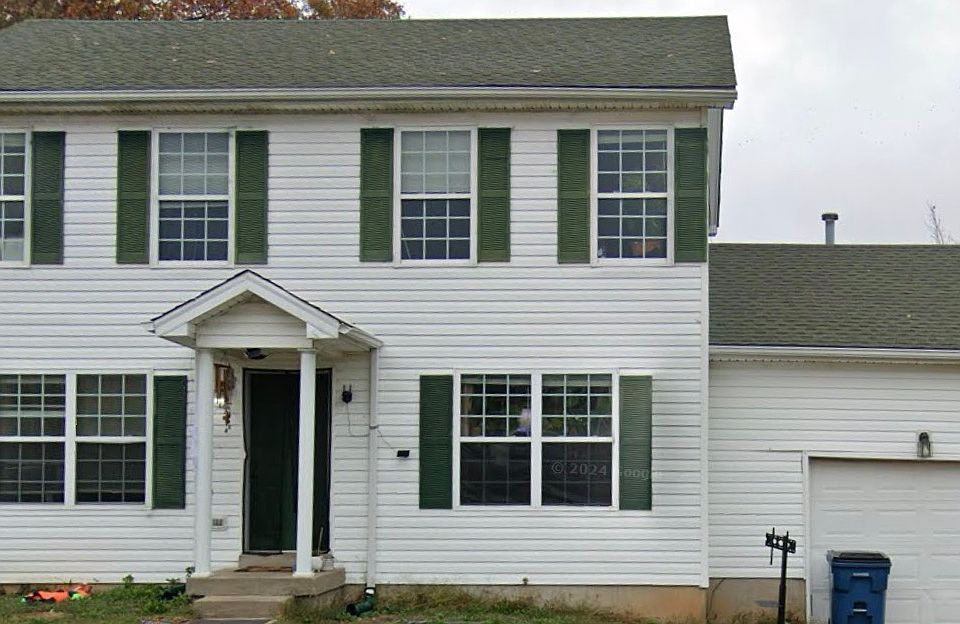 1st image of 207 Washington Cir