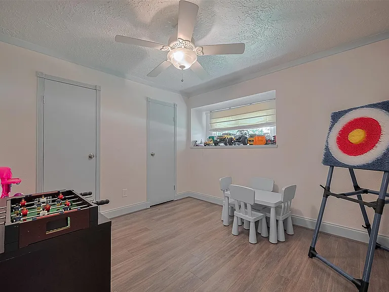 9526 Sandy Ln — Photo 24