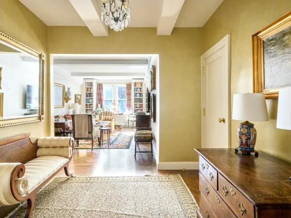 575 Park Avenue image 2 of 8