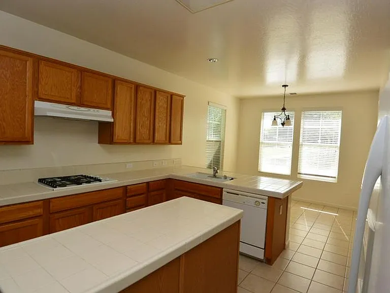 3204 N Kayenta St — Photo 5