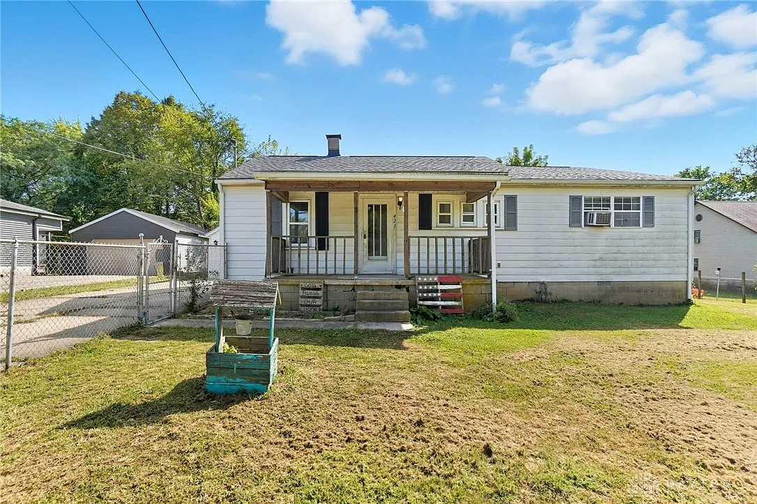 421 Lyle Ave photo 1