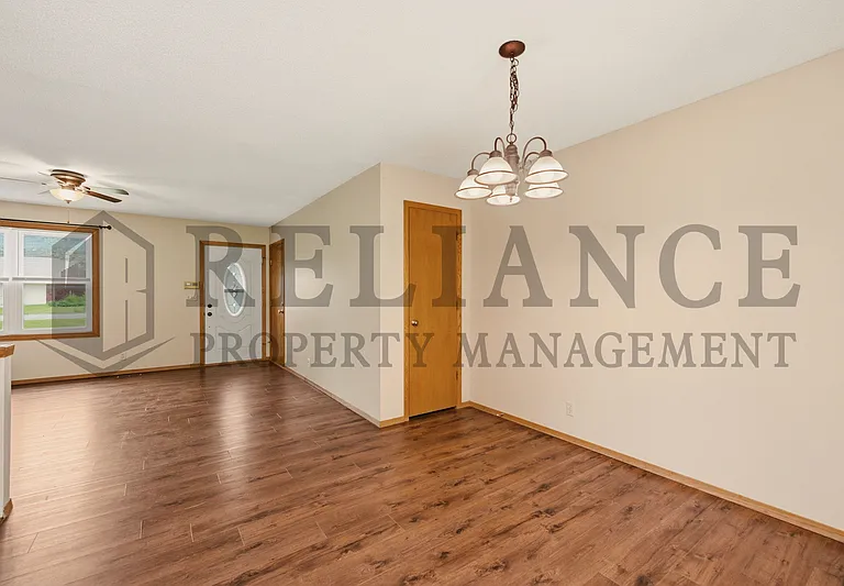 516 N Lakeside Dr — Photo 23