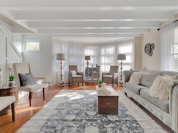 4th image of 45 Montauk Ave