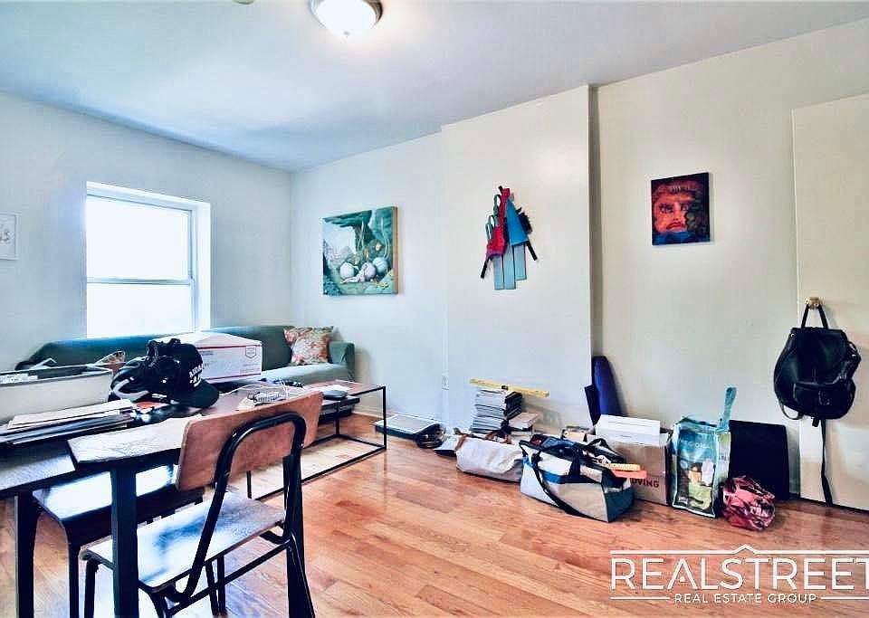 1st image of 313 Hancock St #3