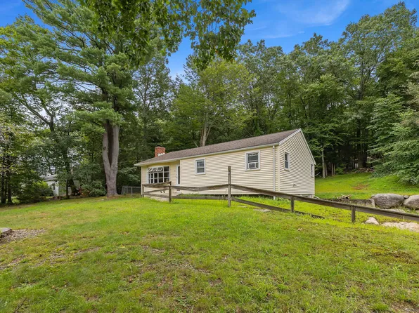 24 Bakerville Terrace, New Hartford, CT 06057