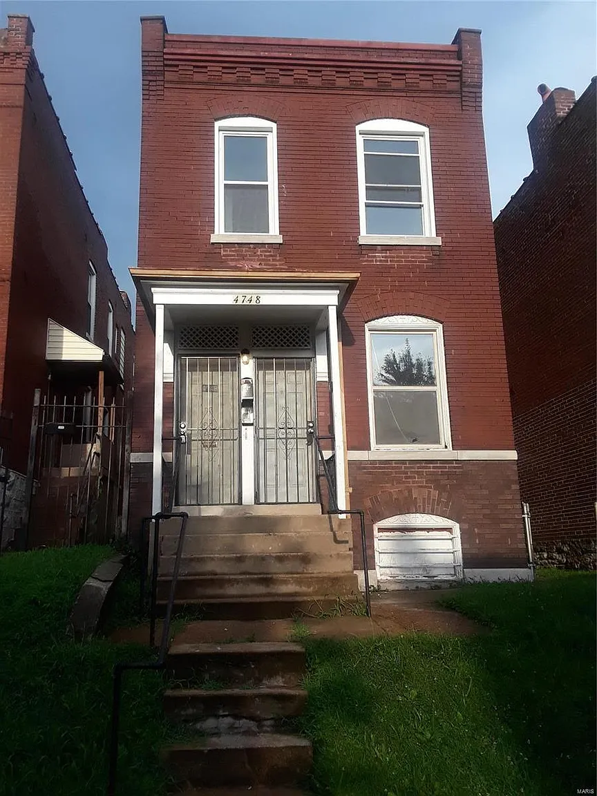 4748 Michigan Ave photo 1
