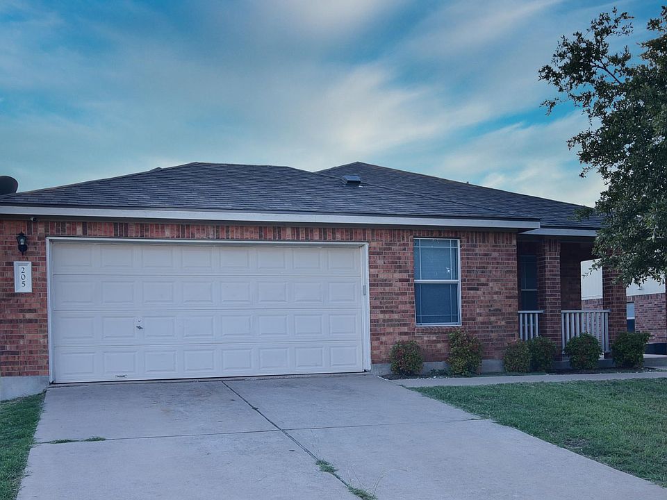 1st image of 205 Mesa Dr