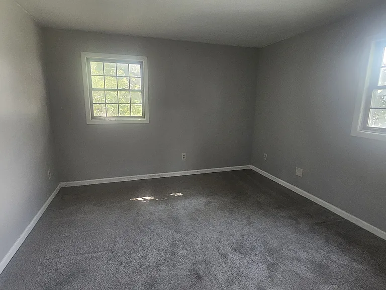 2400 Albany St — Photo 10