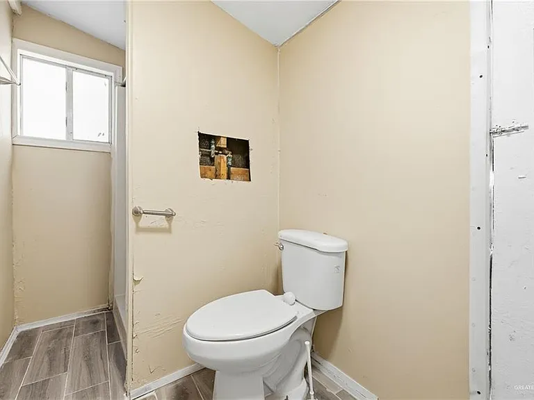 525 N 20th St #F — Photo 9