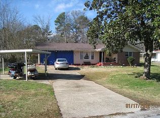 504 Kilarney Ave, Weaver, AL 36277