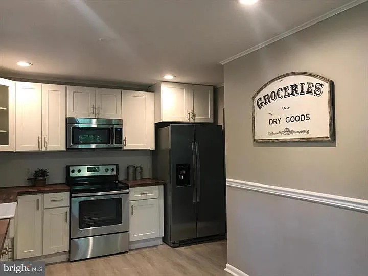 110 Edgehill Dr — Photo 3