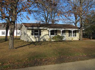 310 E Bryan St, Salem, IL 62881