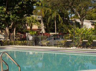3886 Meadow Ln #250, Hollywood, FL 33021