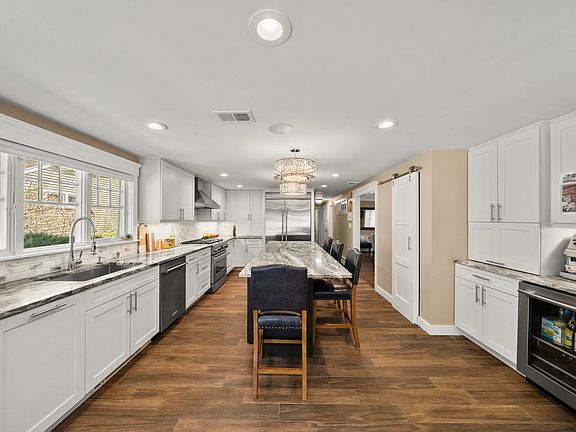 3rd image of 23 Albert St