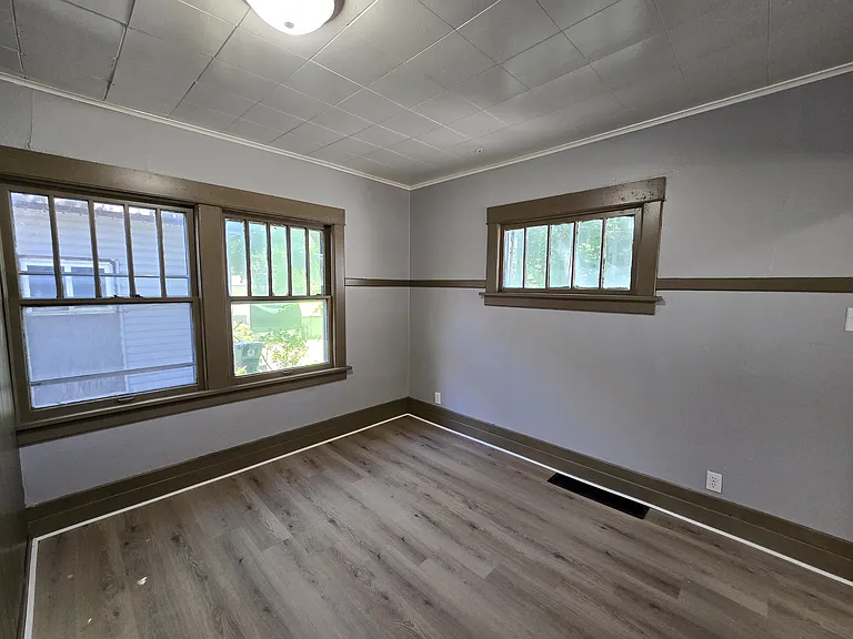 506 Fowler St — Photo 9