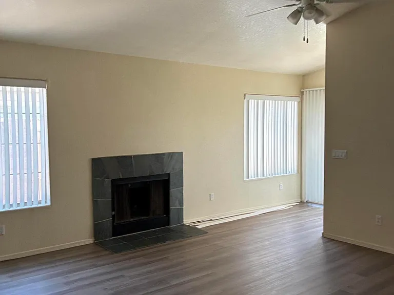 1074 N Saguaro St — Photo 4